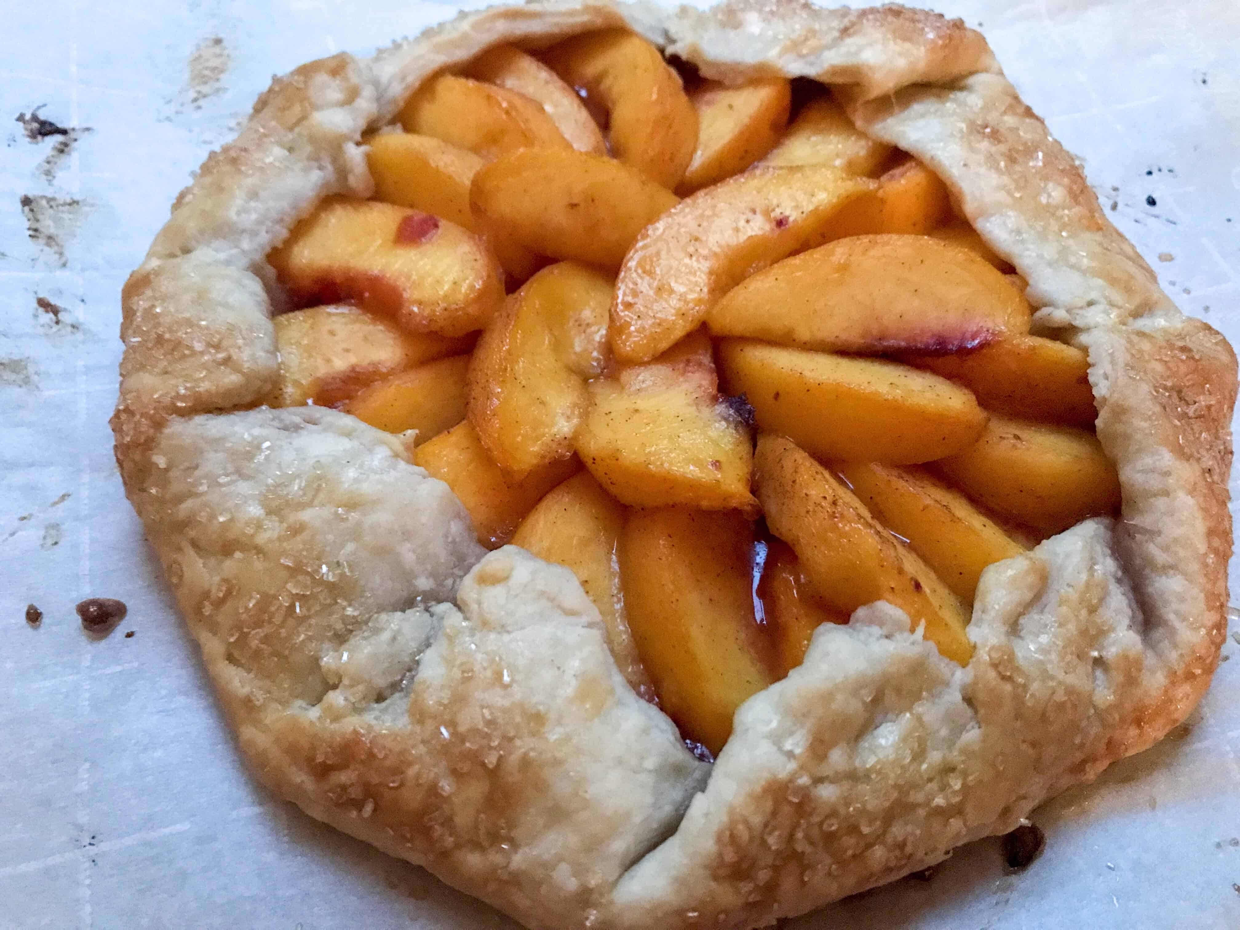 finished peach galette
