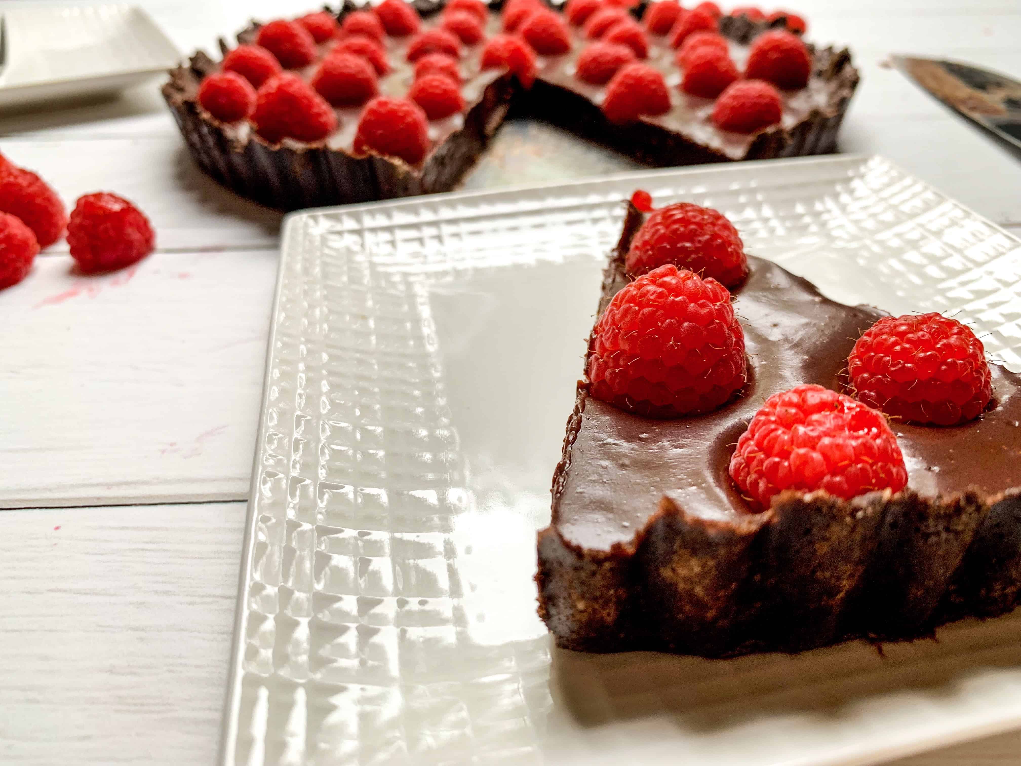 No Bake Chocolate Raspberry Tart (Gluten Free, Refined Sugar Free, and ...