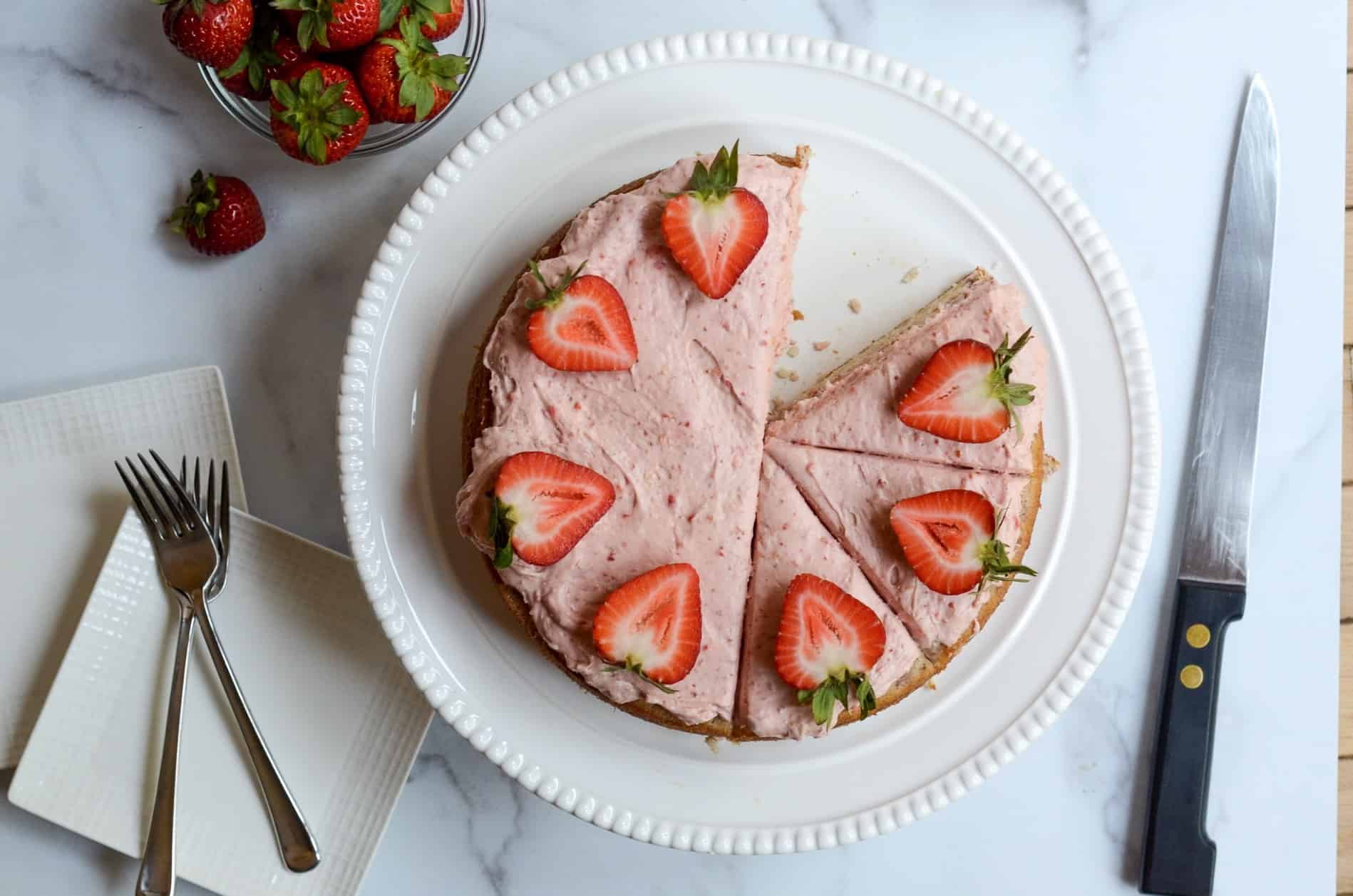 strawberry cake spread