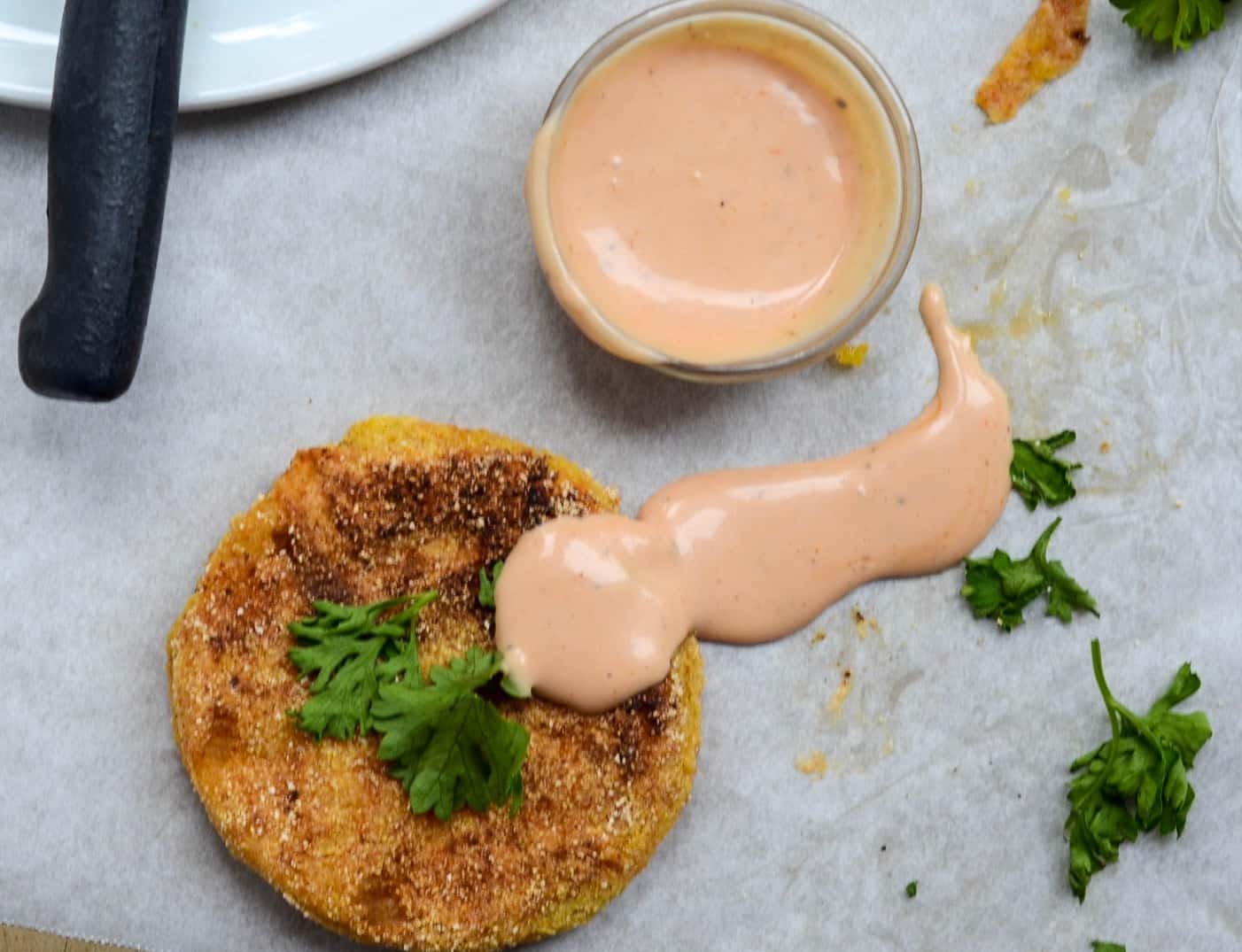 fried green tomatoes with parsley and remoulade