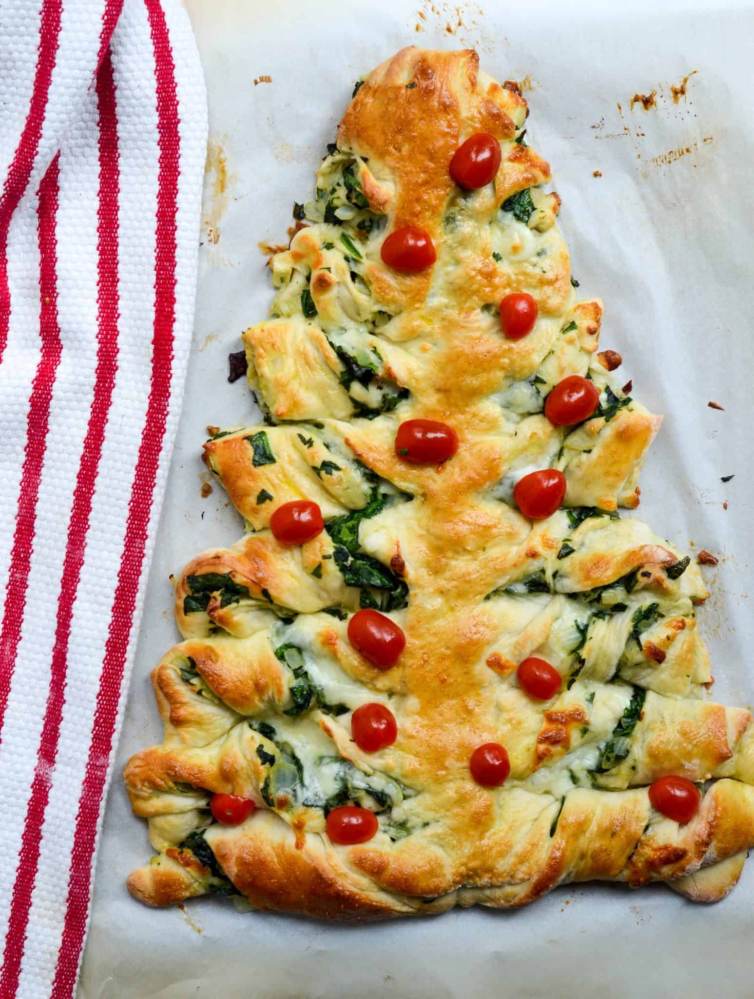 Christmas Tree Pull Apart Bread (Step-by-Step Directions) | Worn Slap Out