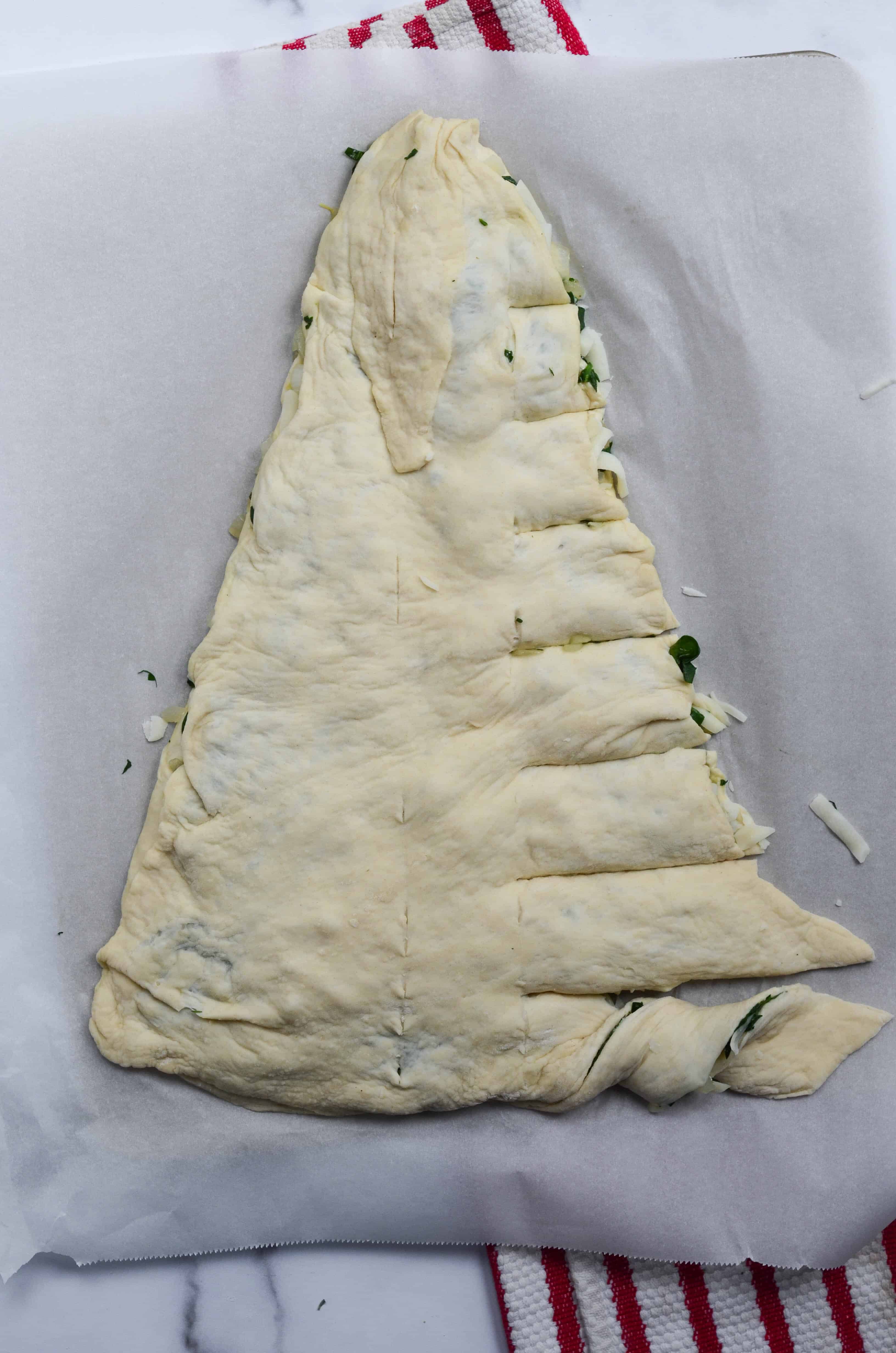 Christmas Tree Pull Apart Bread (Step-by-Step Directions) | Worn Slap Out